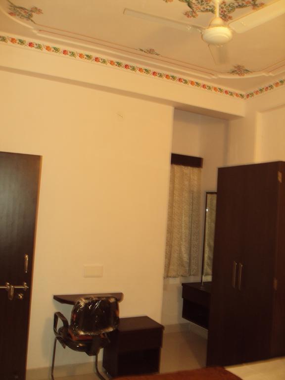 Mewar Avenue Guest House Удайпур Стая снимка
